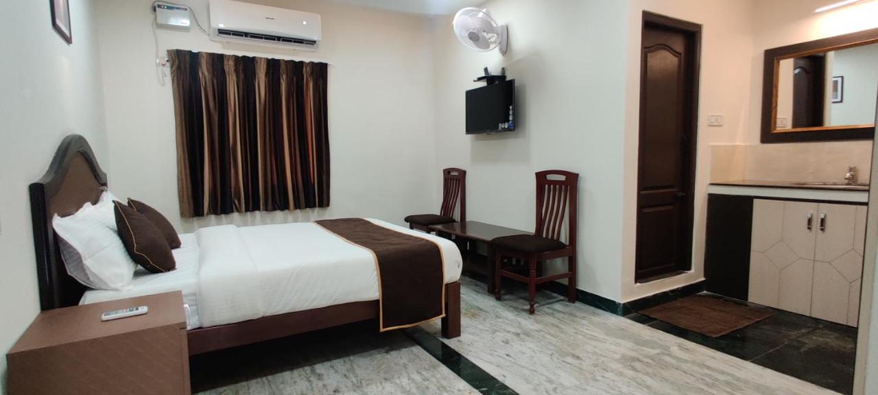 Rmc Travellers Inn 钦奈 外观 照片