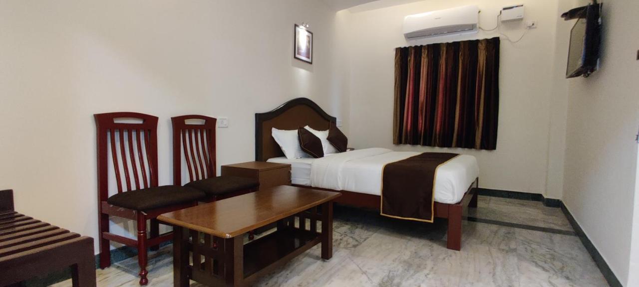 Rmc Travellers Inn 钦奈 外观 照片