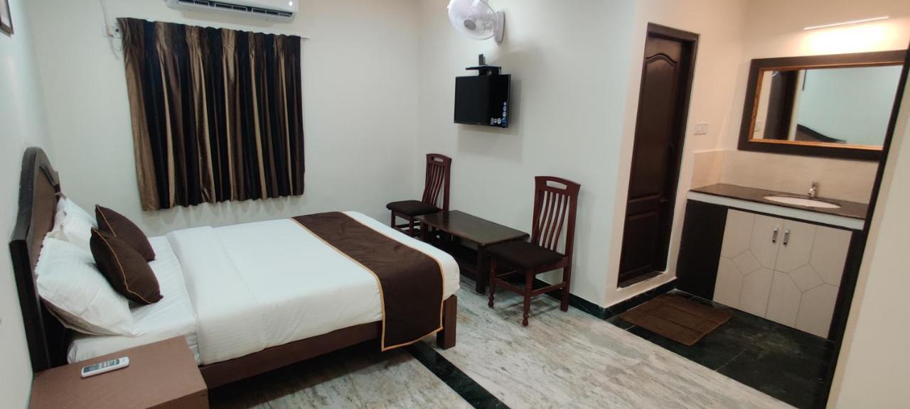 Rmc Travellers Inn 钦奈 外观 照片