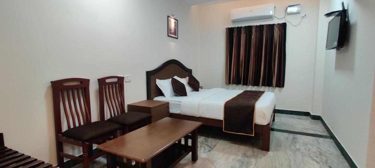 Rmc Travellers Inn 钦奈 外观 照片