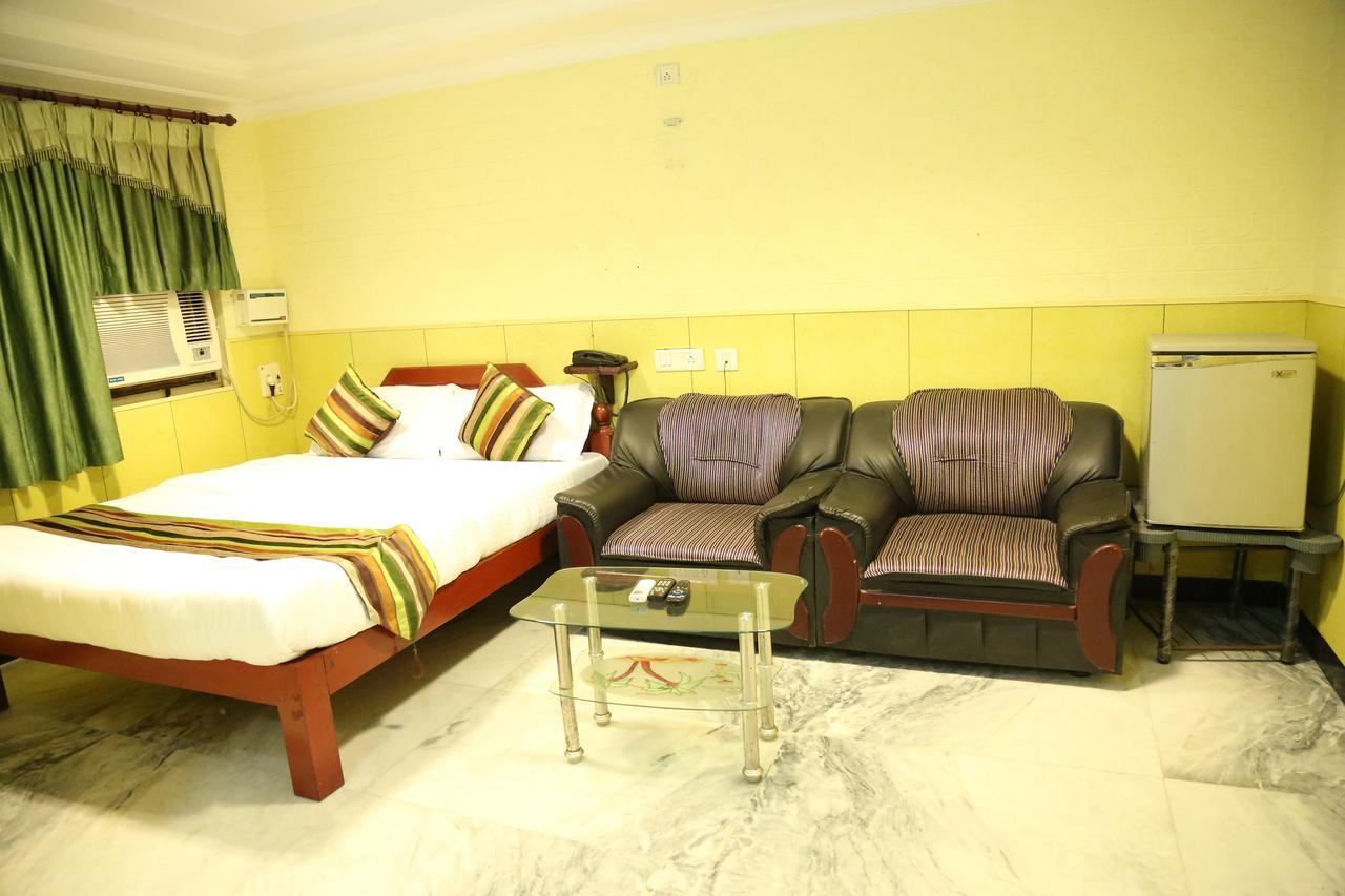 Rmc Travellers Inn 钦奈 外观 照片