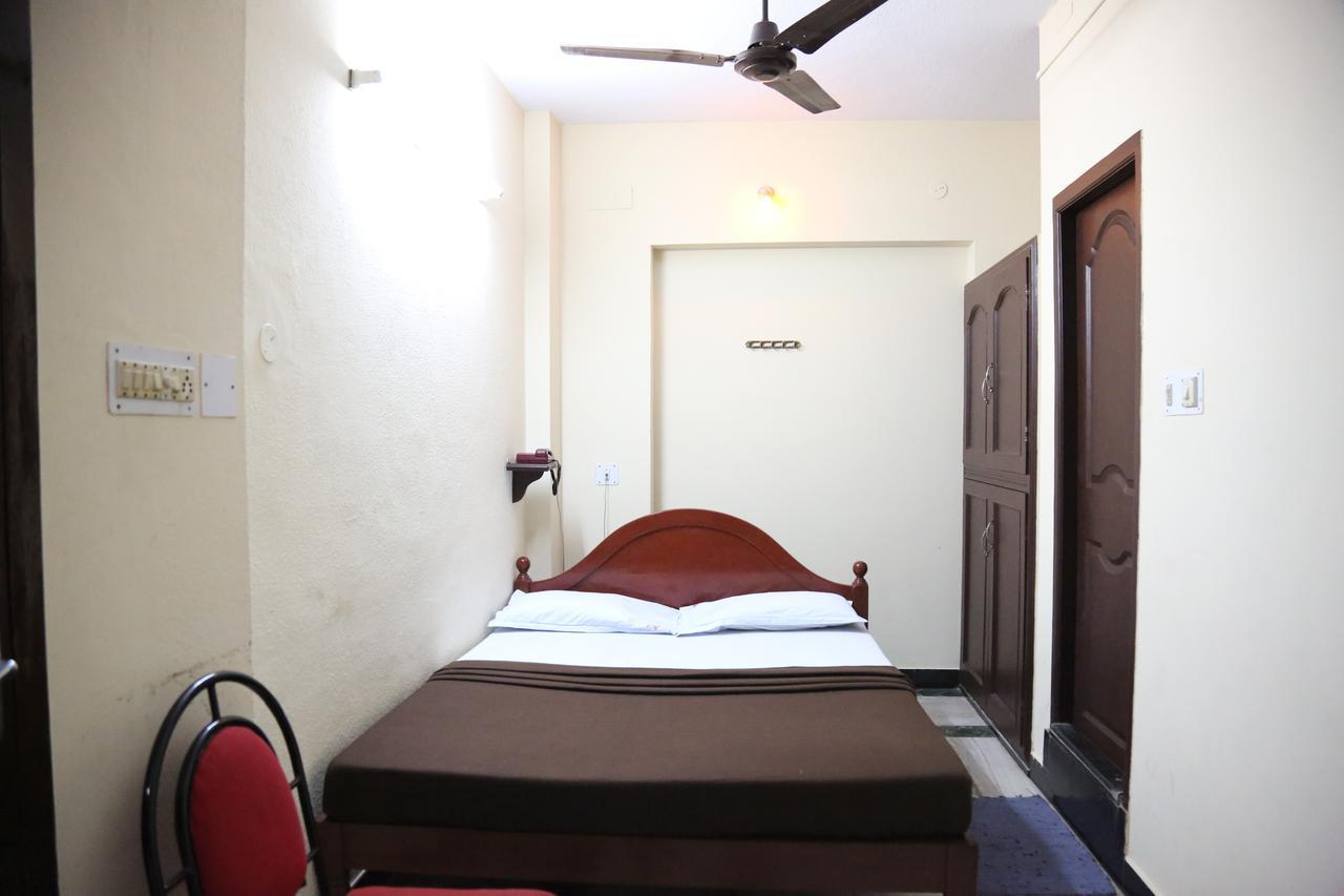 Rmc Travellers Inn 钦奈 外观 照片